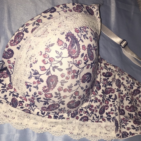 JESSICA SIMPSON Bra - Picture 6 of 7